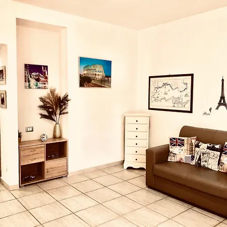 La Maison De Famille Indipendente Con Cucina E Lavatrice Apartment
