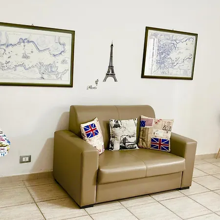 Апартаменти La Maison De Famille Ольбія