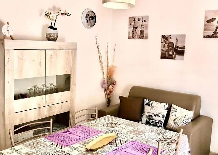 La Maison De Famille